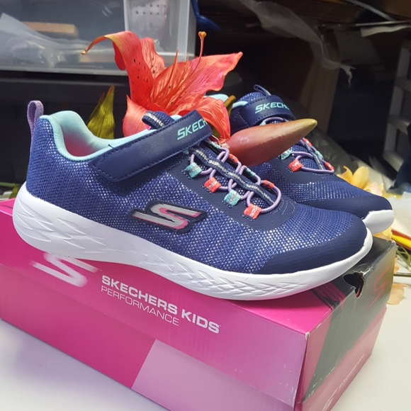 skechers performance shoes